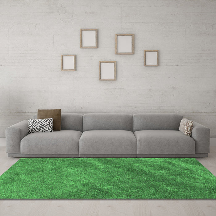 Machine Washable Abstract Emerald Green Contemporary Area Rugs in a Living Room,, wshcon1736emgrn