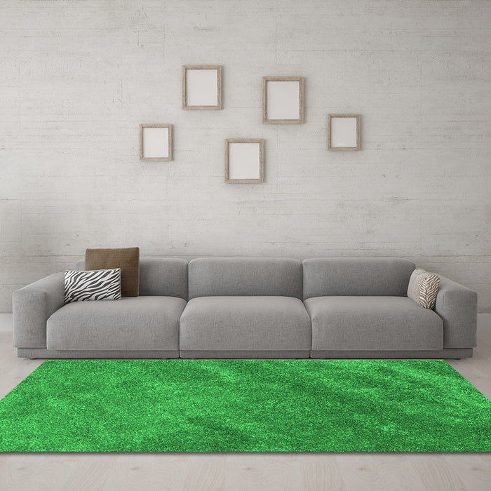 Machine Washable Abstract Green Contemporary Area Rugs in a Living Room,, wshcon1736grn