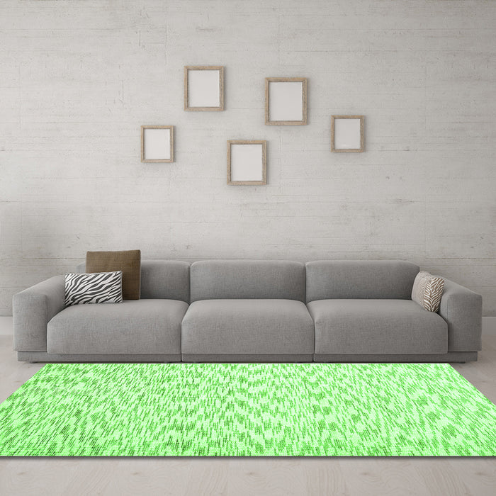 Machine Washable Solid Green Modern Area Rugs in a Living Room,, wshcon1739grn