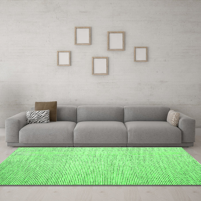 Machine Washable Abstract Green Contemporary Area Rugs in a Living Room,, wshcon1740grn