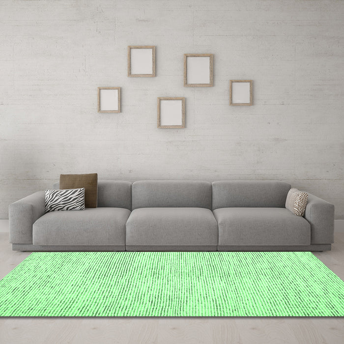Machine Washable Abstract Emerald Green Contemporary Area Rugs in a Living Room,, wshcon1741emgrn