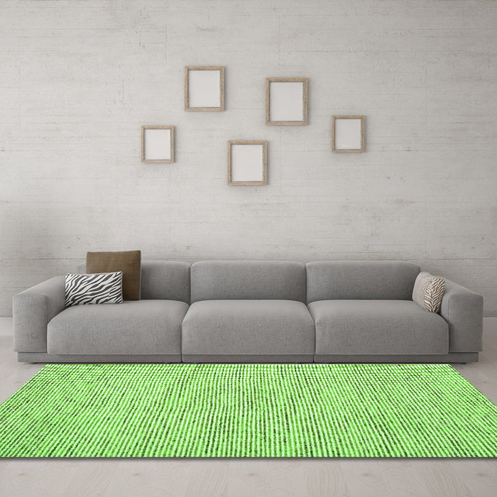 Machine Washable Abstract Green Contemporary Area Rugs in a Living Room,, wshcon1745grn