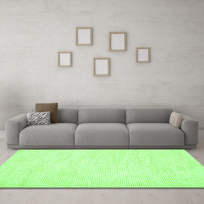 Machine Washable Solid Green Modern Area Rugs in a Living Room,, wshcon1747grn