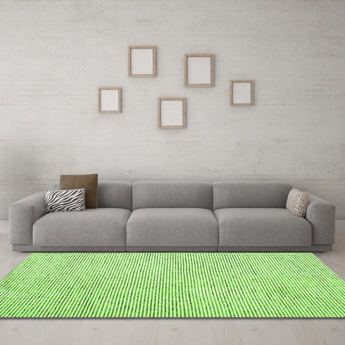 Machine Washable Abstract Green Contemporary Area Rugs in a Living Room,, wshcon1748grn