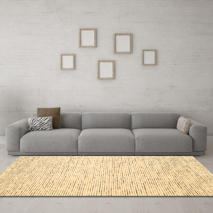 Machine Washable Abstract Brown Contemporary Rug in a Living Room,, wshcon1749brn