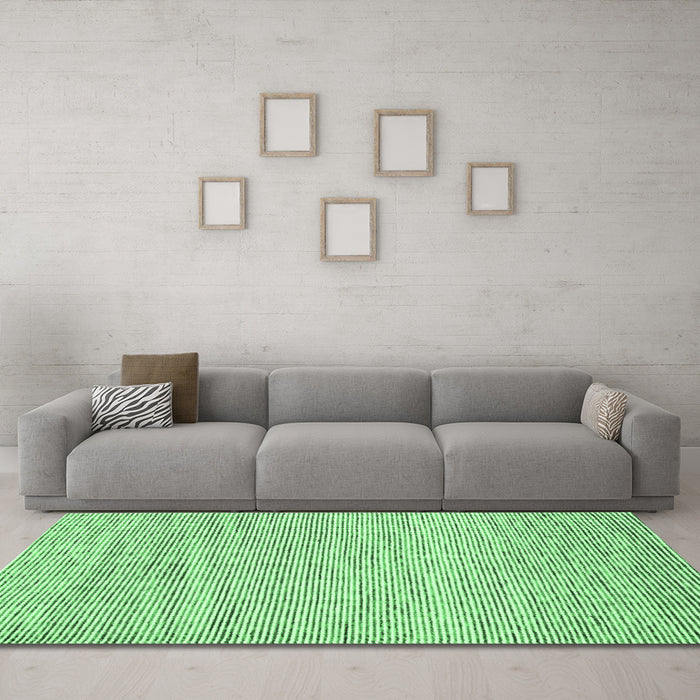 Machine Washable Abstract Emerald Green Contemporary Area Rugs in a Living Room,, wshcon1750emgrn