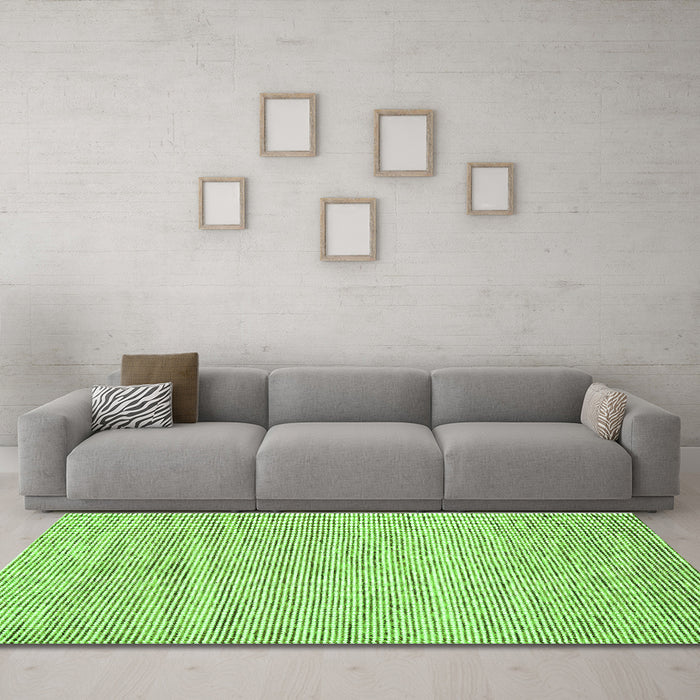 Machine Washable Abstract Green Contemporary Area Rugs in a Living Room,, wshcon1750grn