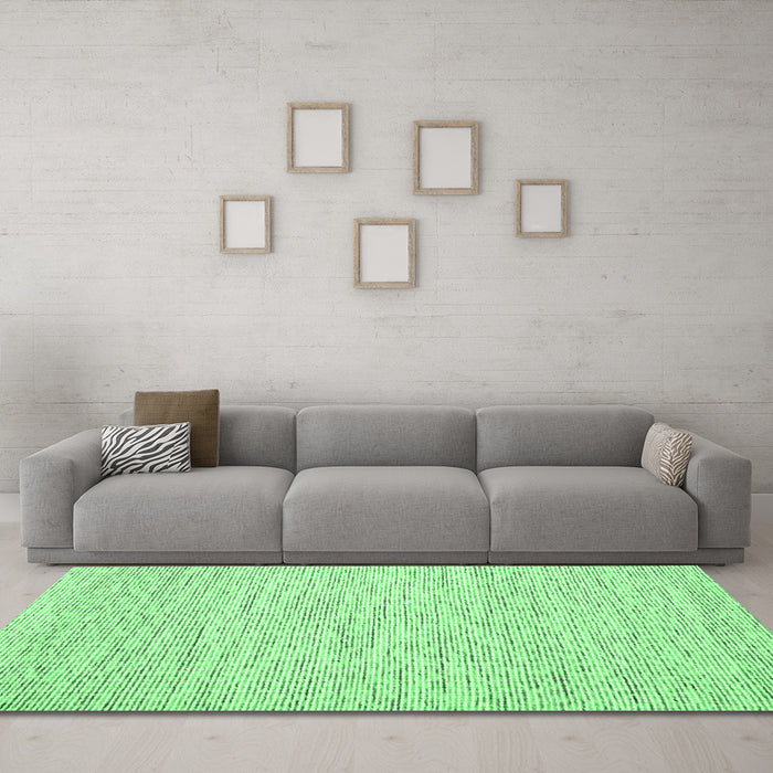 Machine Washable Abstract Emerald Green Contemporary Area Rugs in a Living Room,, wshcon1752emgrn