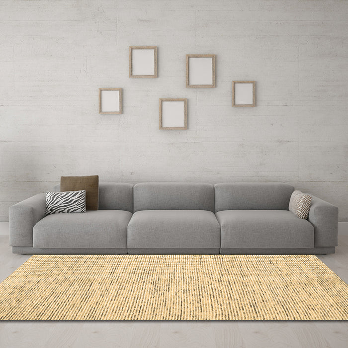 Machine Washable Abstract Brown Contemporary Rug in a Living Room,, wshcon1752brn