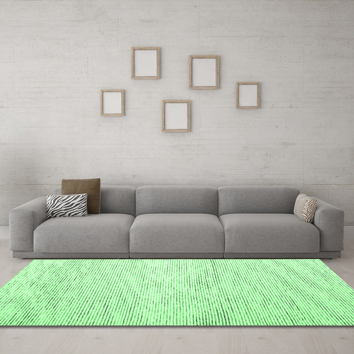 Machine Washable Abstract Emerald Green Contemporary Area Rugs in a Living Room,, wshcon1753emgrn
