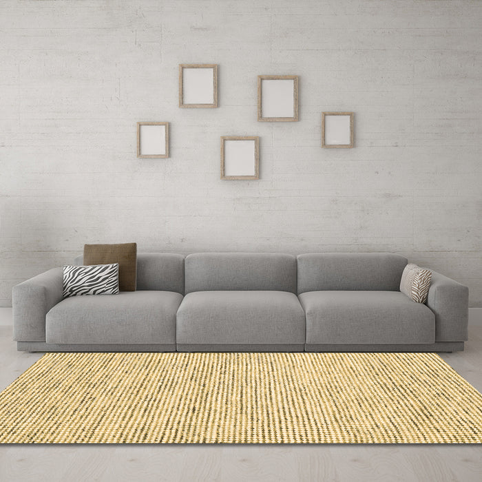 Machine Washable Abstract Brown Contemporary Rug in a Living Room,, wshcon1754brn