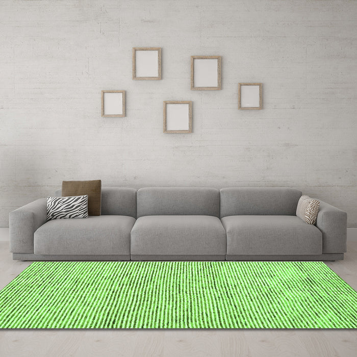 Machine Washable Abstract Green Contemporary Area Rugs in a Living Room,, wshcon1755grn