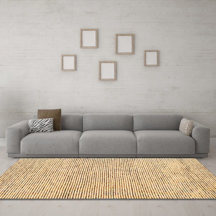 Machine Washable Abstract Brown Contemporary Rug in a Living Room,, wshcon1755brn