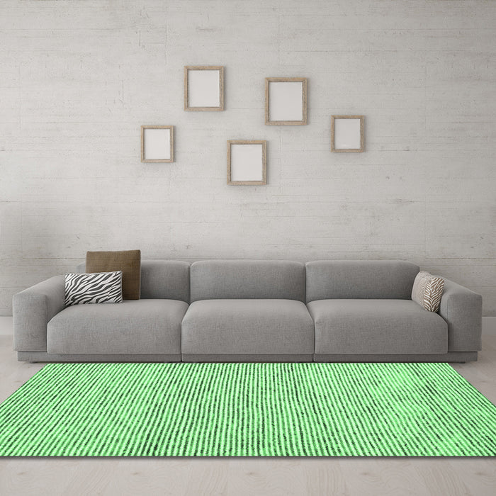Machine Washable Abstract Emerald Green Contemporary Area Rugs in a Living Room,, wshcon1755emgrn