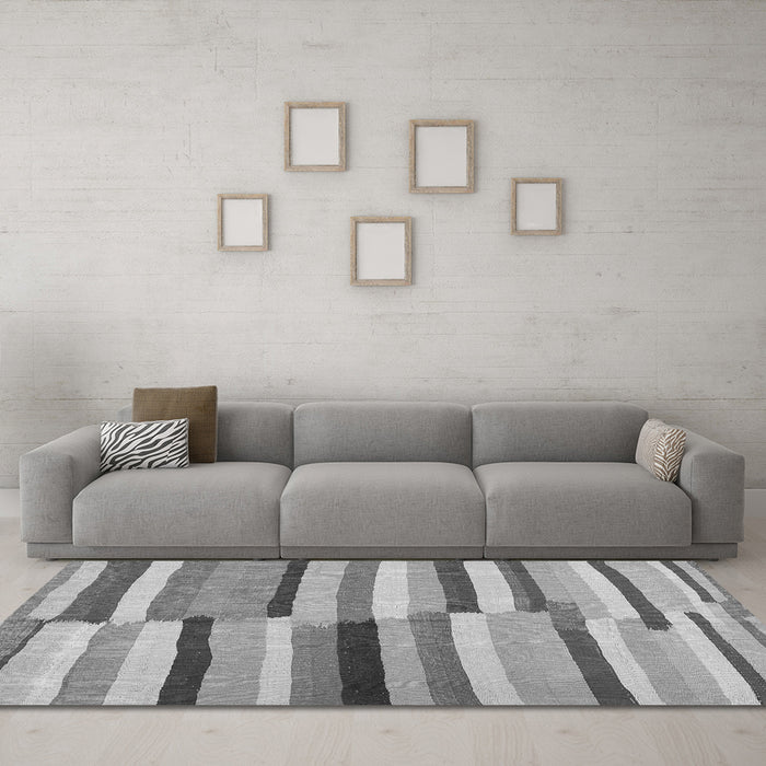 Machine Washable Oriental Gray Traditional Rug in a Living Room,, wshcon1756gry