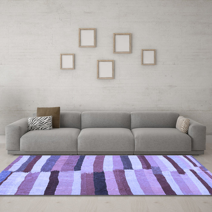 Machine Washable Oriental Blue Traditional Rug in a Living Room, wshcon1756blu