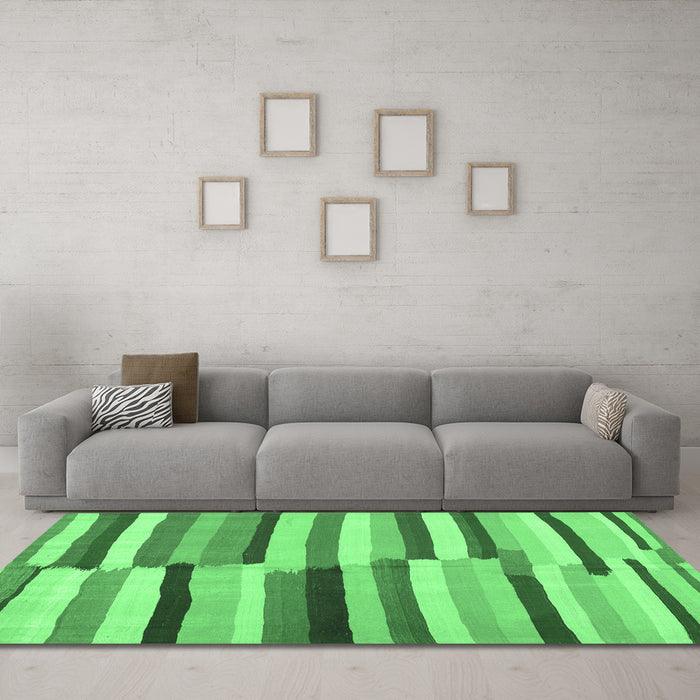 Machine Washable Oriental Emerald Green Traditional Area Rugs in a Living Room,, wshcon1756emgrn