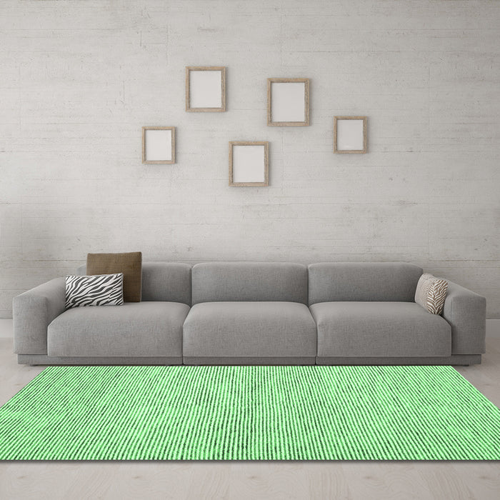 Machine Washable Abstract Emerald Green Contemporary Area Rugs in a Living Room,, wshcon1759emgrn