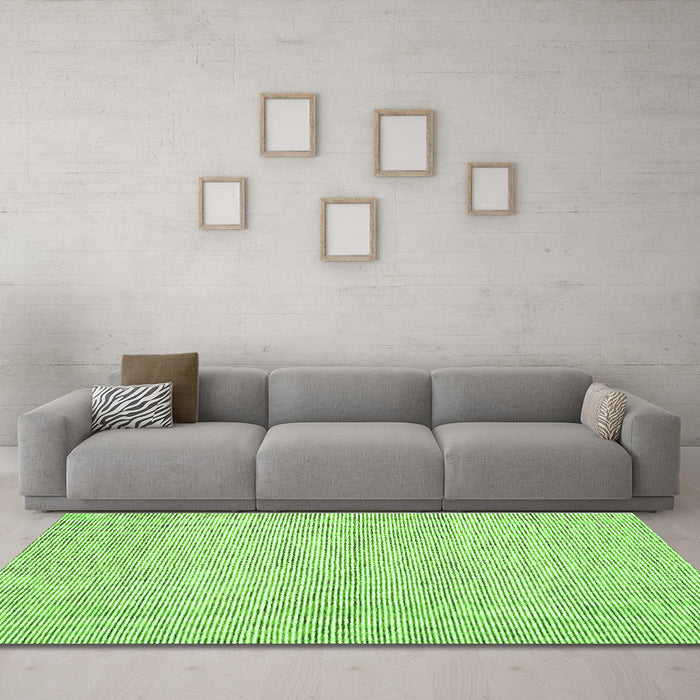 Machine Washable Abstract Green Contemporary Area Rugs in a Living Room,, wshcon1759grn