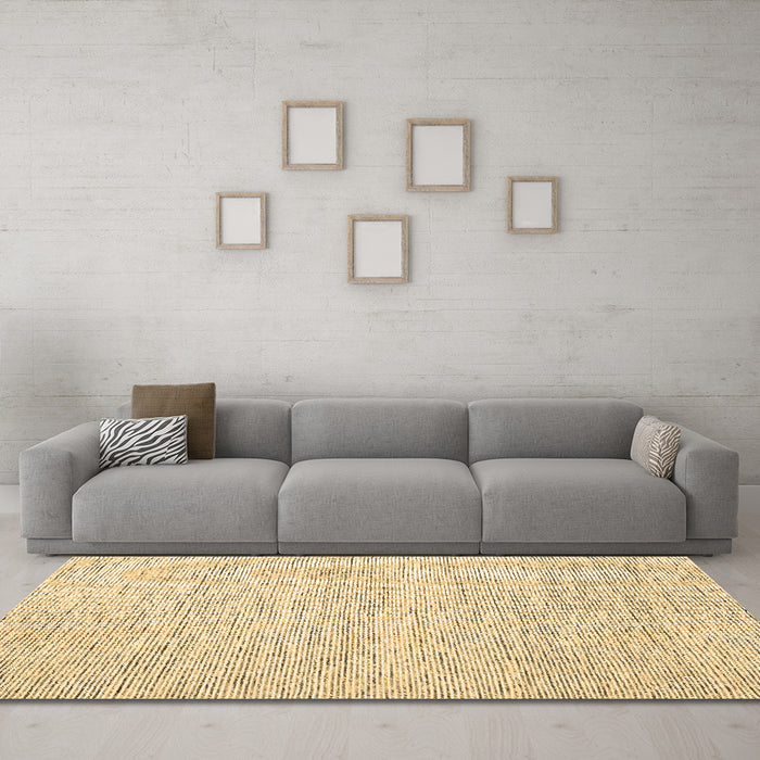 Machine Washable Abstract Brown Contemporary Rug in a Living Room,, wshcon1760brn