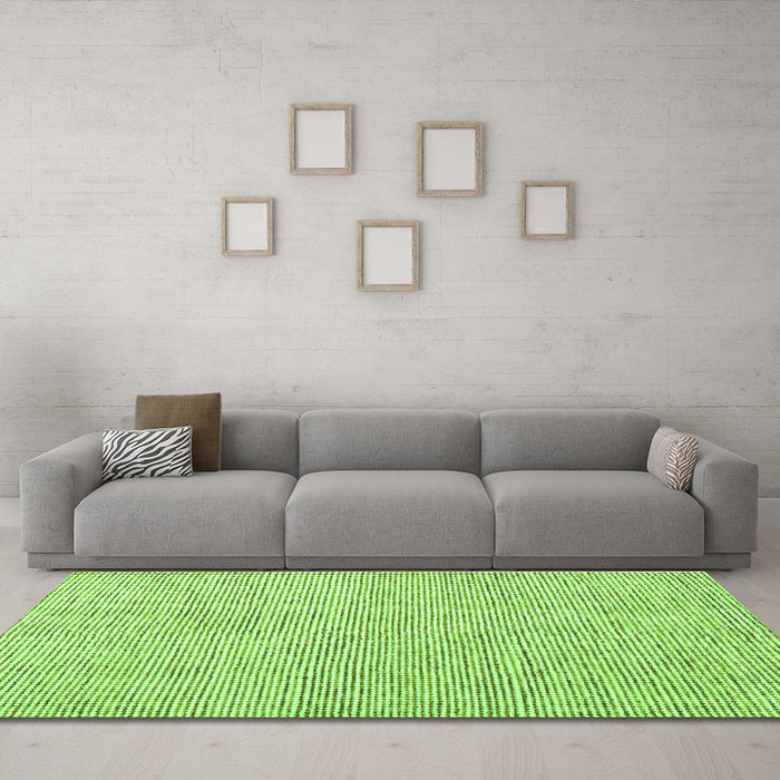 Machine Washable Abstract Green Contemporary Area Rugs in a Living Room,, wshcon1761grn