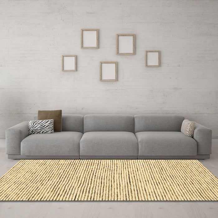 Machine Washable Abstract Brown Contemporary Rug in a Living Room,, wshcon1762brn