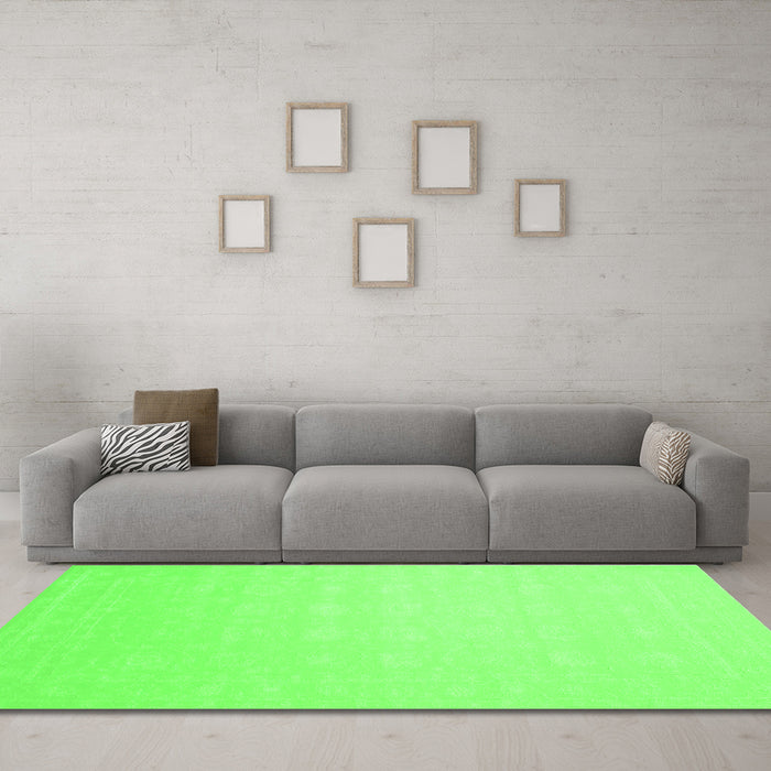 Machine Washable Solid Green Modern Area Rugs in a Living Room,, wshcon176grn