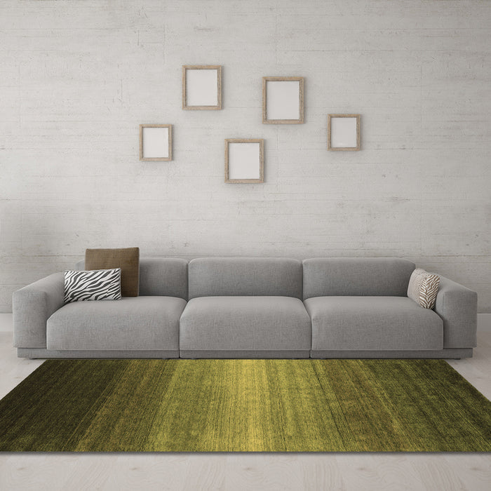 Machine Washable Abstract Brown Contemporary Rug in a Living Room,, wshcon1774brn