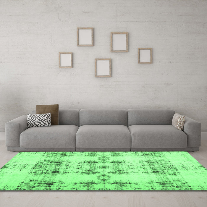Machine Washable Solid Emerald Green Modern Area Rugs in a Living Room,, wshcon1794emgrn