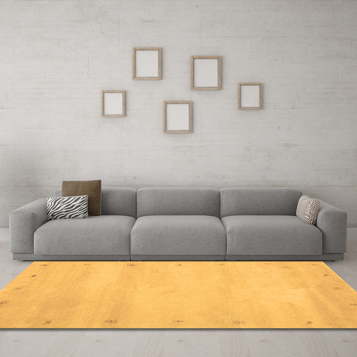 Machine Washable Abstract Brown Contemporary Rug in a Living Room,, wshcon1799brn