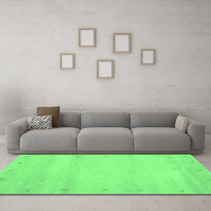 Machine Washable Abstract Emerald Green Contemporary Area Rugs in a Living Room,, wshcon1799emgrn