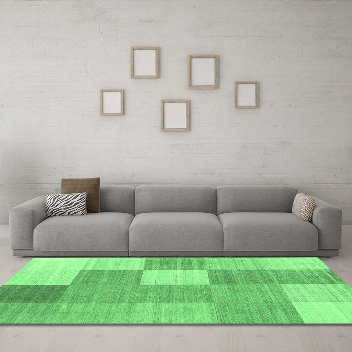 Machine Washable Checkered Emerald Green Modern Area Rugs in a Living Room,, wshcon1802emgrn