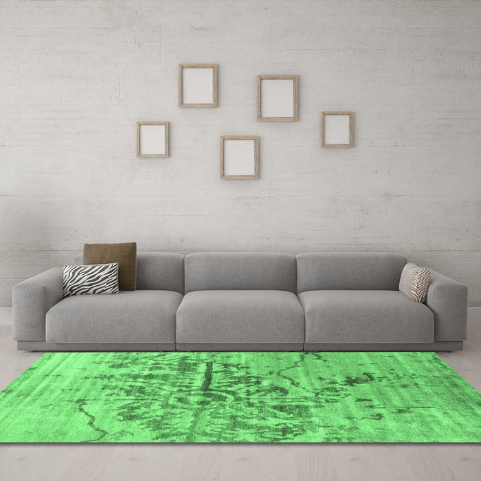 Machine Washable Abstract Emerald Green Contemporary Area Rugs in a Living Room,, wshcon1808emgrn