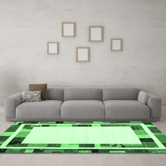Machine Washable Abstract Emerald Green Contemporary Area Rugs in a Living Room,, wshcon1810emgrn