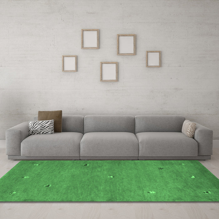 Machine Washable Abstract Emerald Green Contemporary Area Rugs in a Living Room,, wshcon1817emgrn