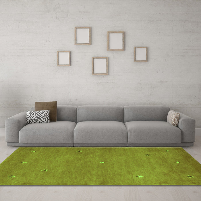 Machine Washable Abstract Green Contemporary Area Rugs in a Living Room,, wshcon1817grn