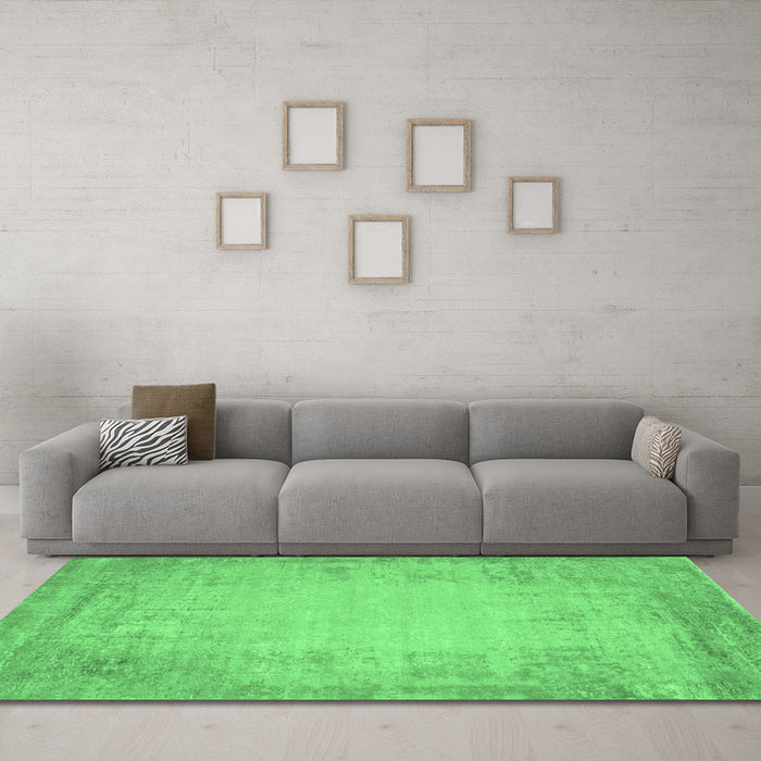Machine Washable Abstract Emerald Green Contemporary Area Rugs in a Living Room,, wshcon1822emgrn