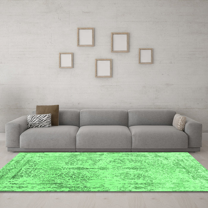 Machine Washable Abstract Emerald Green Contemporary Area Rugs in a Living Room,, wshcon1823emgrn