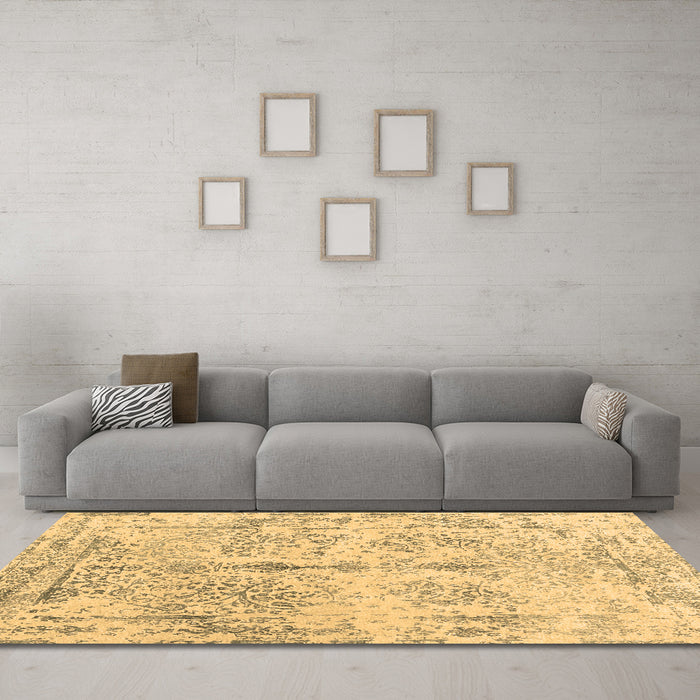 Machine Washable Abstract Brown Contemporary Rug in a Living Room,, wshcon1823brn