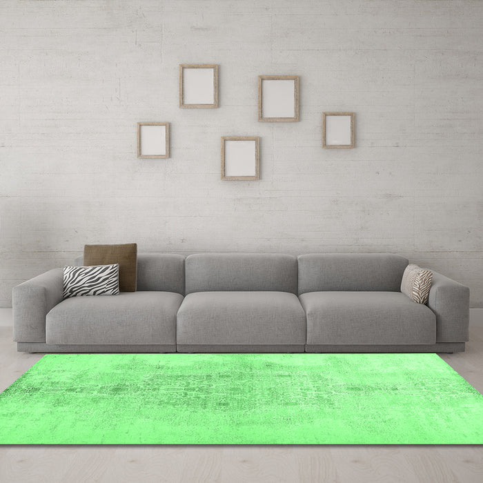 Machine Washable Abstract Emerald Green Contemporary Area Rugs in a Living Room,, wshcon1825emgrn
