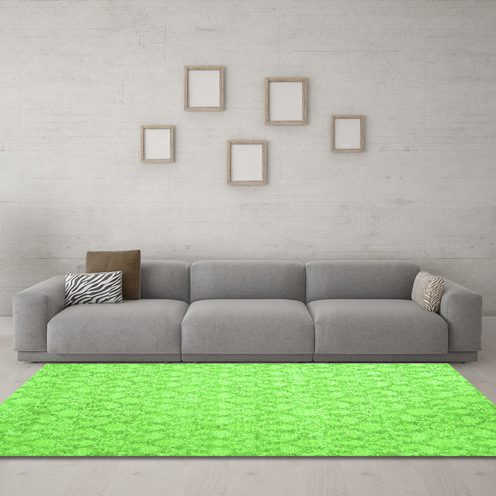 Machine Washable Abstract Green Contemporary Area Rugs in a Living Room,, wshcon1828grn