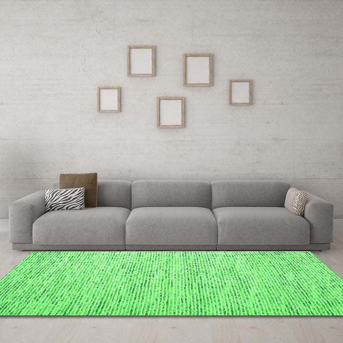 Machine Washable Abstract Green Contemporary Area Rugs in a Living Room,, wshcon1835grn
