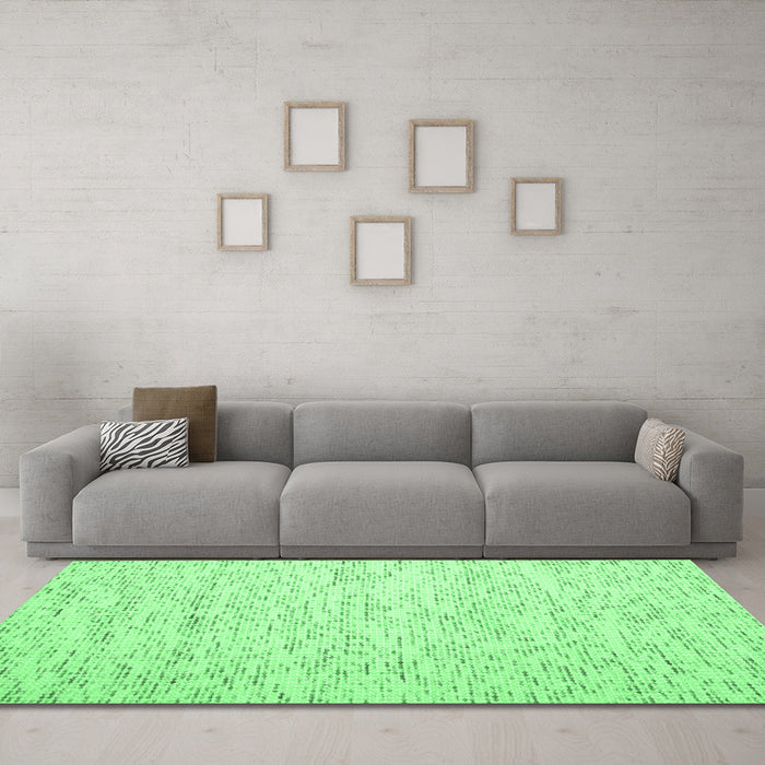 Machine Washable Abstract Emerald Green Contemporary Area Rugs in a Living Room,, wshcon1838emgrn