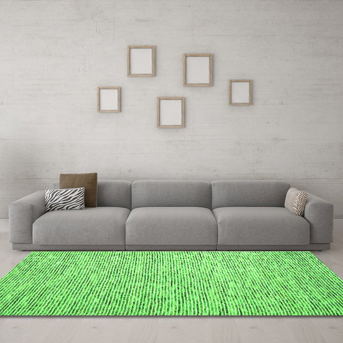 Machine Washable Abstract Green Contemporary Area Rugs in a Living Room,, wshcon1839grn
