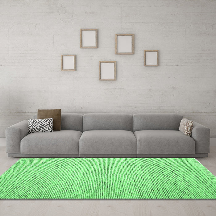 Machine Washable Abstract Emerald Green Contemporary Area Rugs in a Living Room,, wshcon1842emgrn