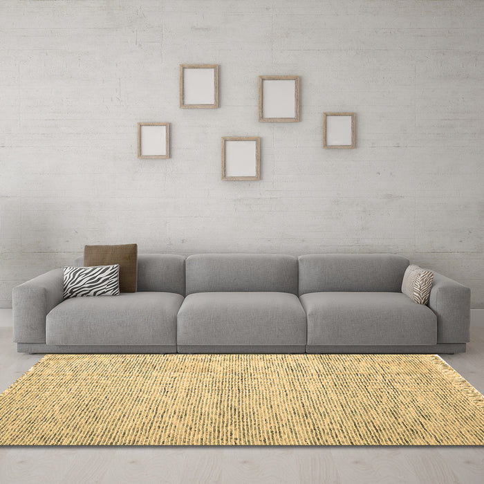 Machine Washable Abstract Brown Contemporary Rug in a Living Room,, wshcon1842brn
