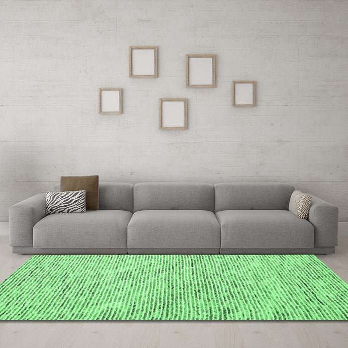 Machine Washable Abstract Emerald Green Contemporary Area Rugs in a Living Room,, wshcon1843emgrn
