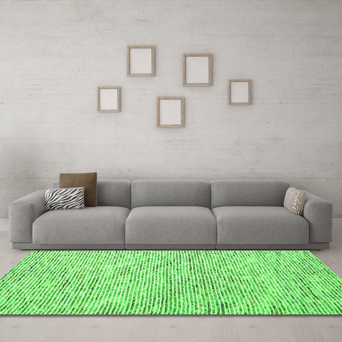 Machine Washable Abstract Green Contemporary Area Rugs in a Living Room,, wshcon1843grn