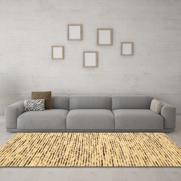 Machine Washable Abstract Brown Contemporary Rug in a Living Room,, wshcon1849brn
