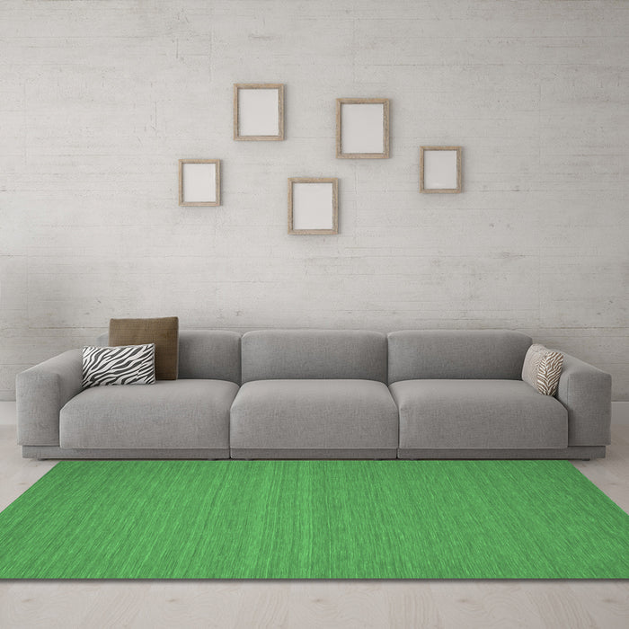 Machine Washable Abstract Emerald Green Contemporary Area Rugs in a Living Room,, wshcon184emgrn